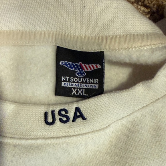 White Washington DC Sweatshirt - Picture 2 of 3